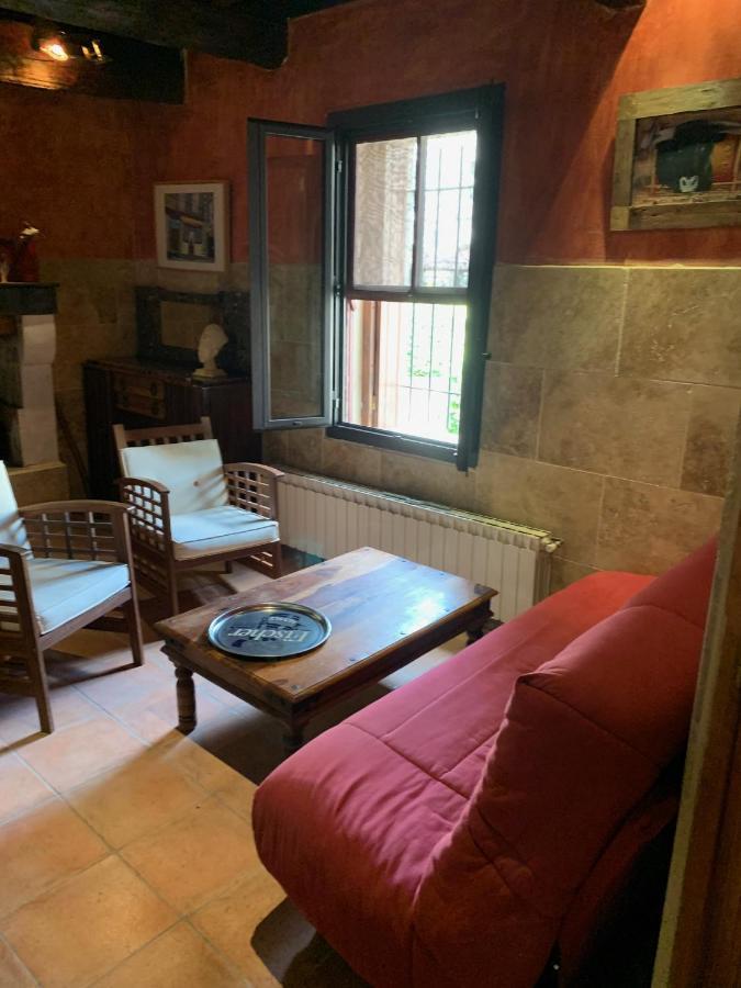 La Maison Sur La Place Айга-Мортас Екстериор снимка
